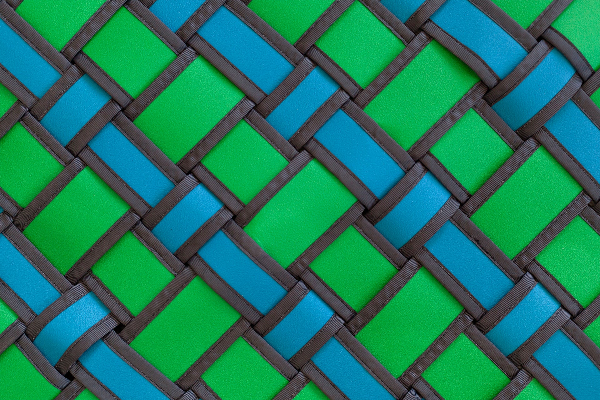 SQUARE LOUNGE