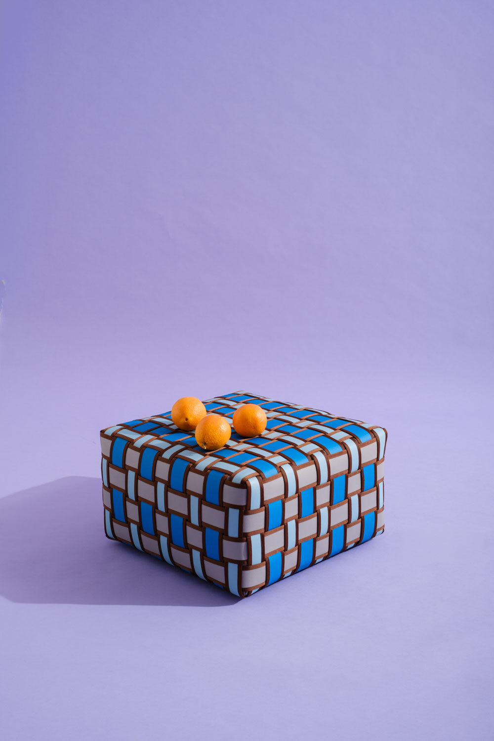 SQUARE LOUNGE